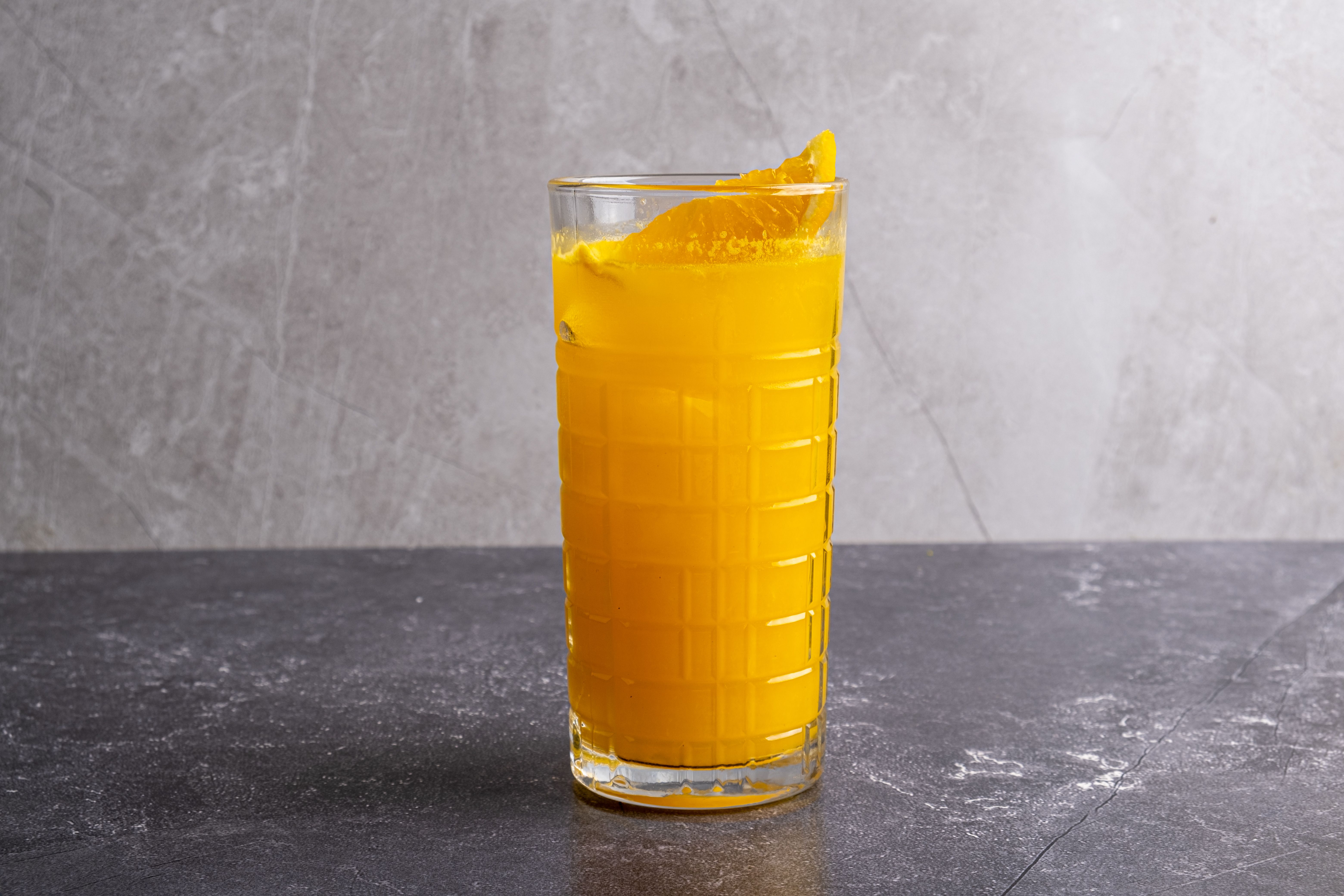 Taze Sıkılmış portakal suyu