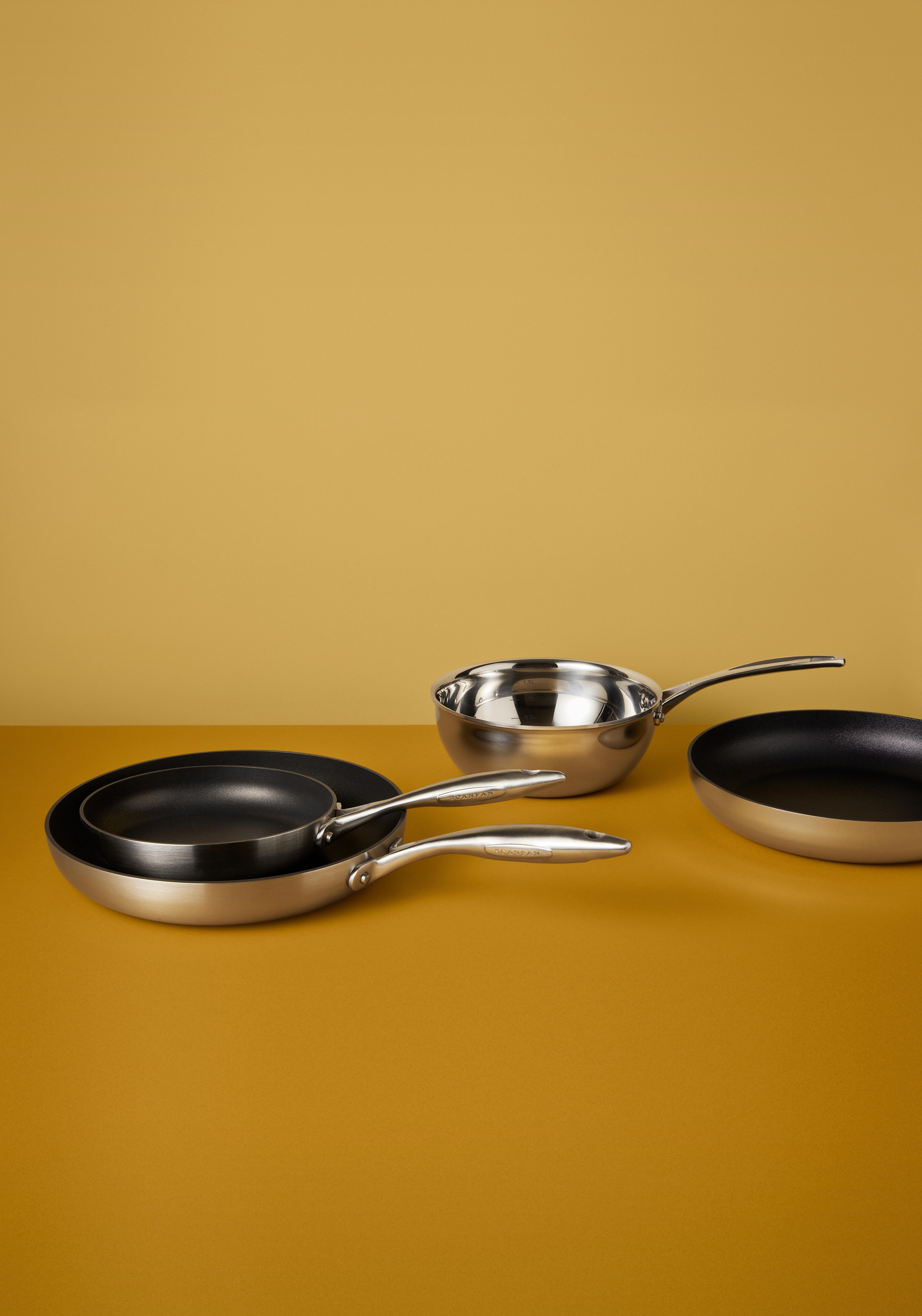 Belagd vs rostfri stekpanna