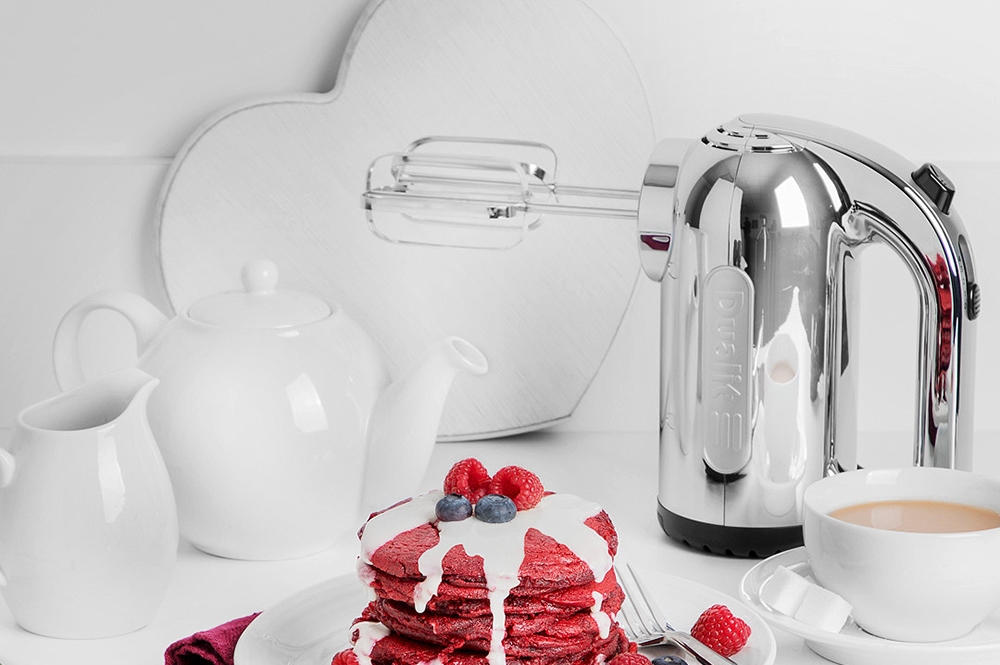 Dualit sähkövatkain värissä kromi ja vatkattu kerma