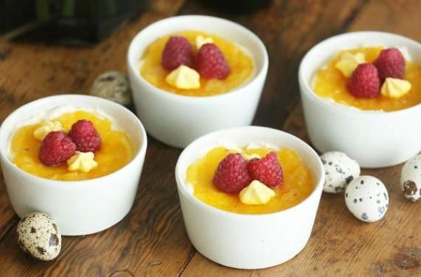 Sitronpannacotta med mangopuré