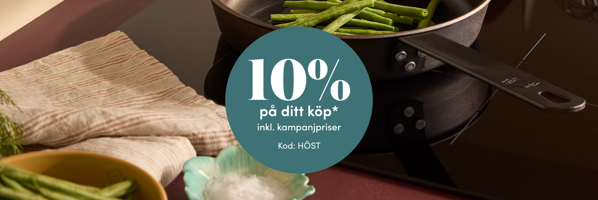 Stekpanna med gröna bönor och erbjudande om 10 % rabatt på ditt köp med koden HÖST.