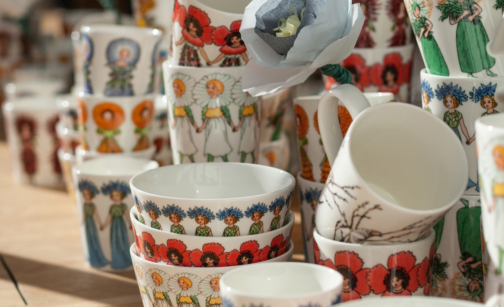 Design House Stockholm elsa beskow mukit ja kulhot pinottu päällekkäin