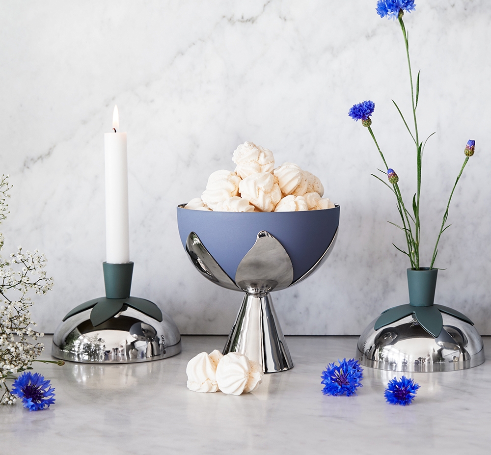 Klong vase, skål og lysestake på et lyst marmor bord