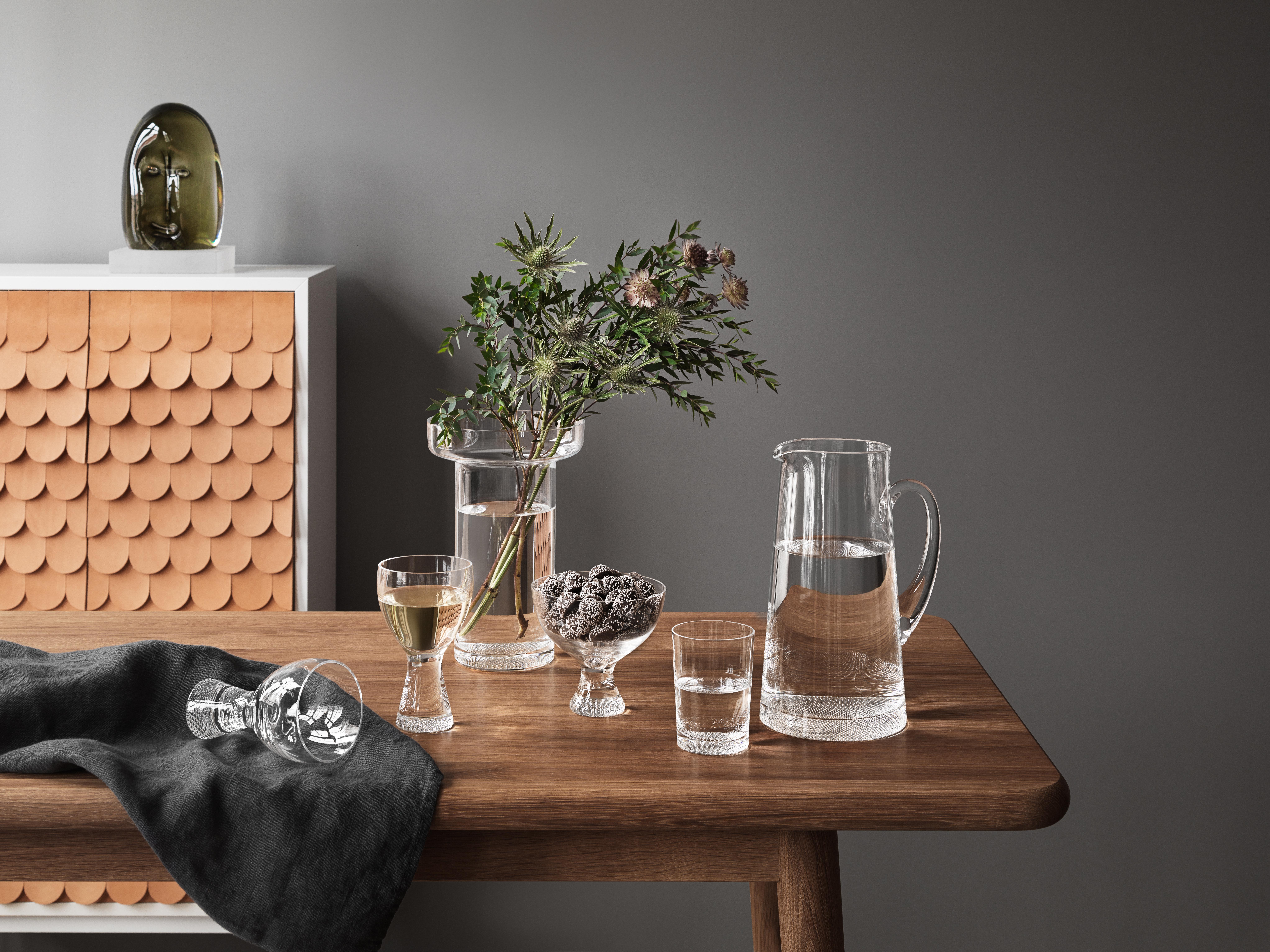 Kosta Boda glass, vase og karaffel i serien Limelight