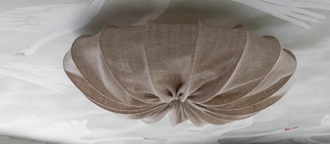 Plafond i taket i beiget linne