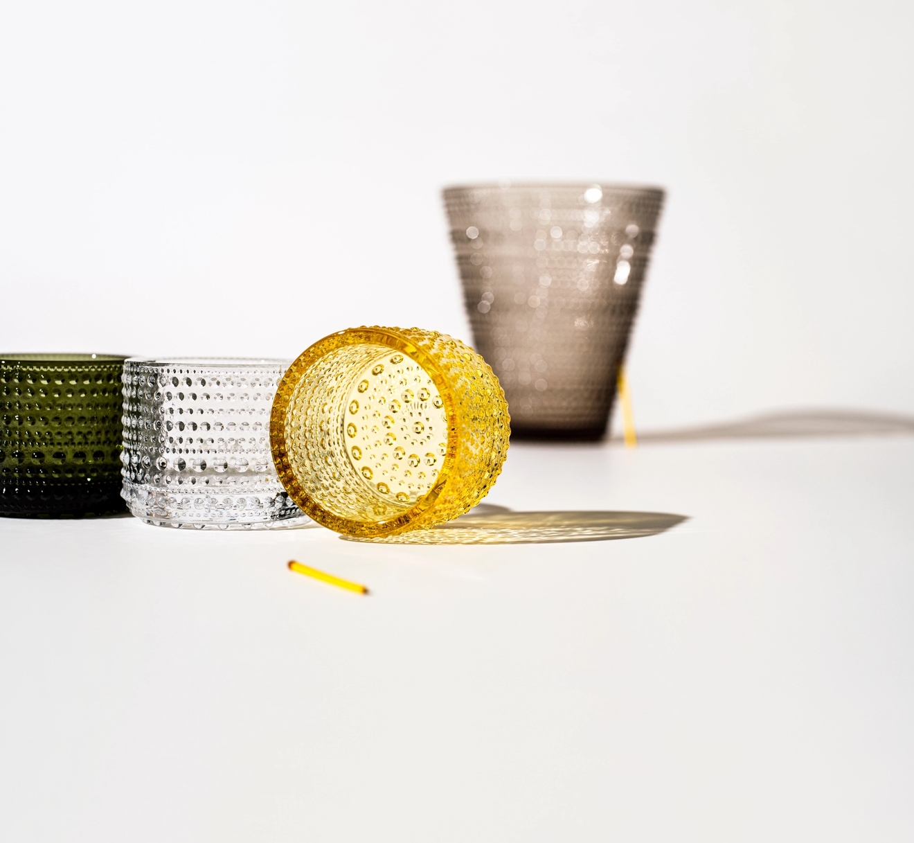 Iittala kastehelmi tuikku väreissä keltainen kirkas ja vihreä