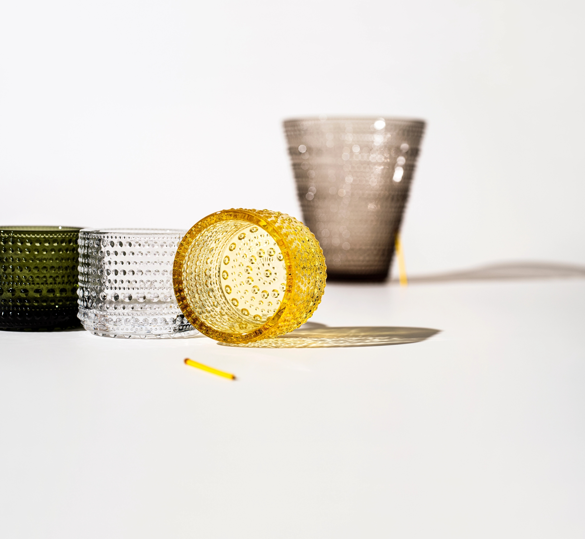 Iittala kastehelmi tuikku väreissä keltainen kirkas ja vihreä