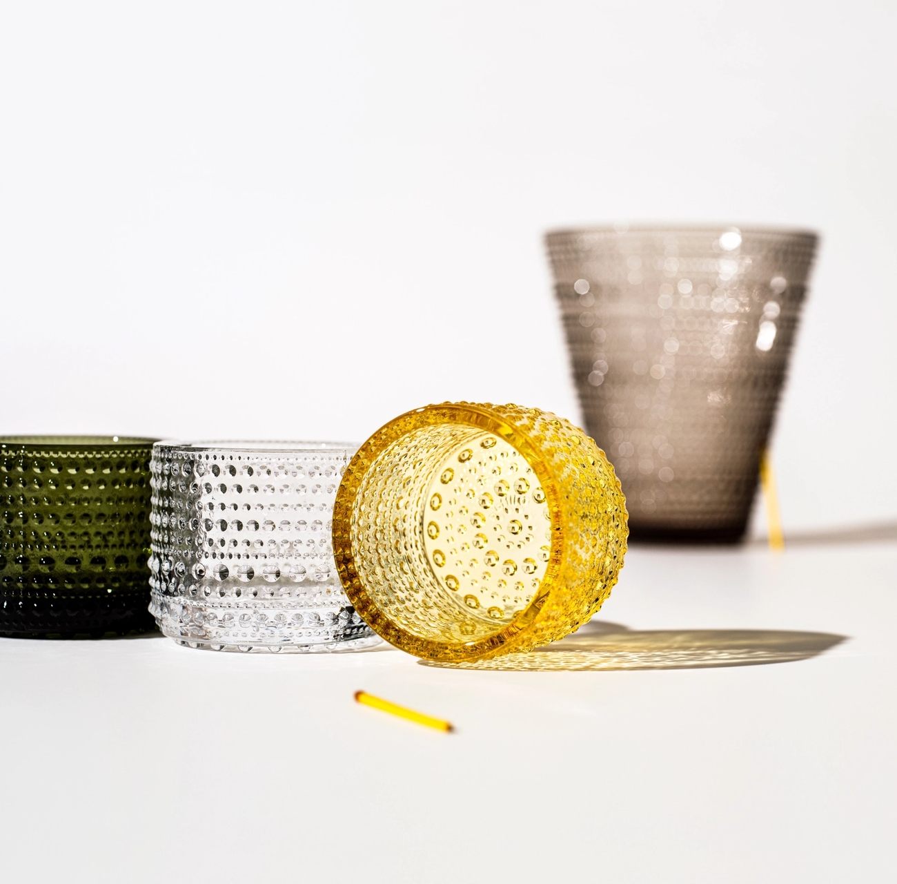 Iittala kastehelmi tuikku väreissä keltainen kirkas ja vihreä