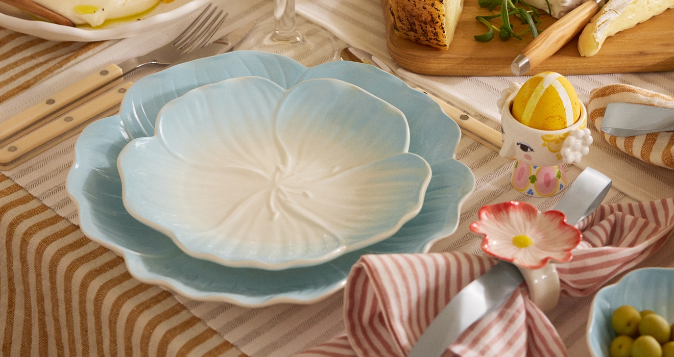 Stiernholm Flora lautaset sinivalkoinen turkoosi pöydänkattaus kukkalautanen