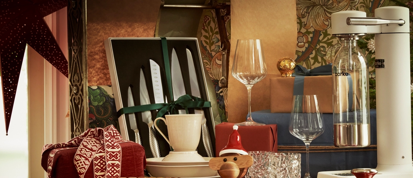 Viinilasit ja veitsisetti joululahjaksi isälle