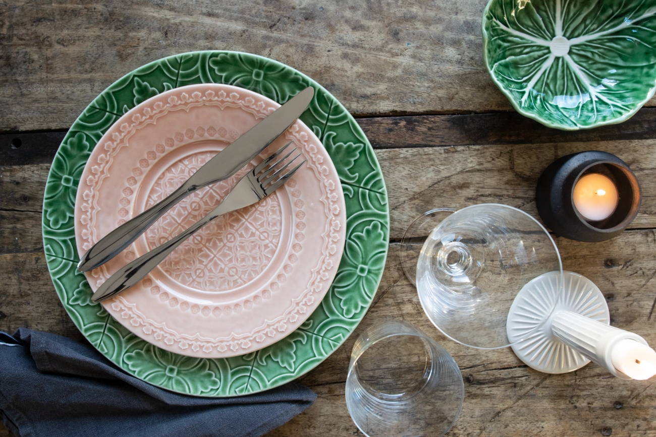 Asjetter Rua Nova rosa fra Bordallo Pinheiro