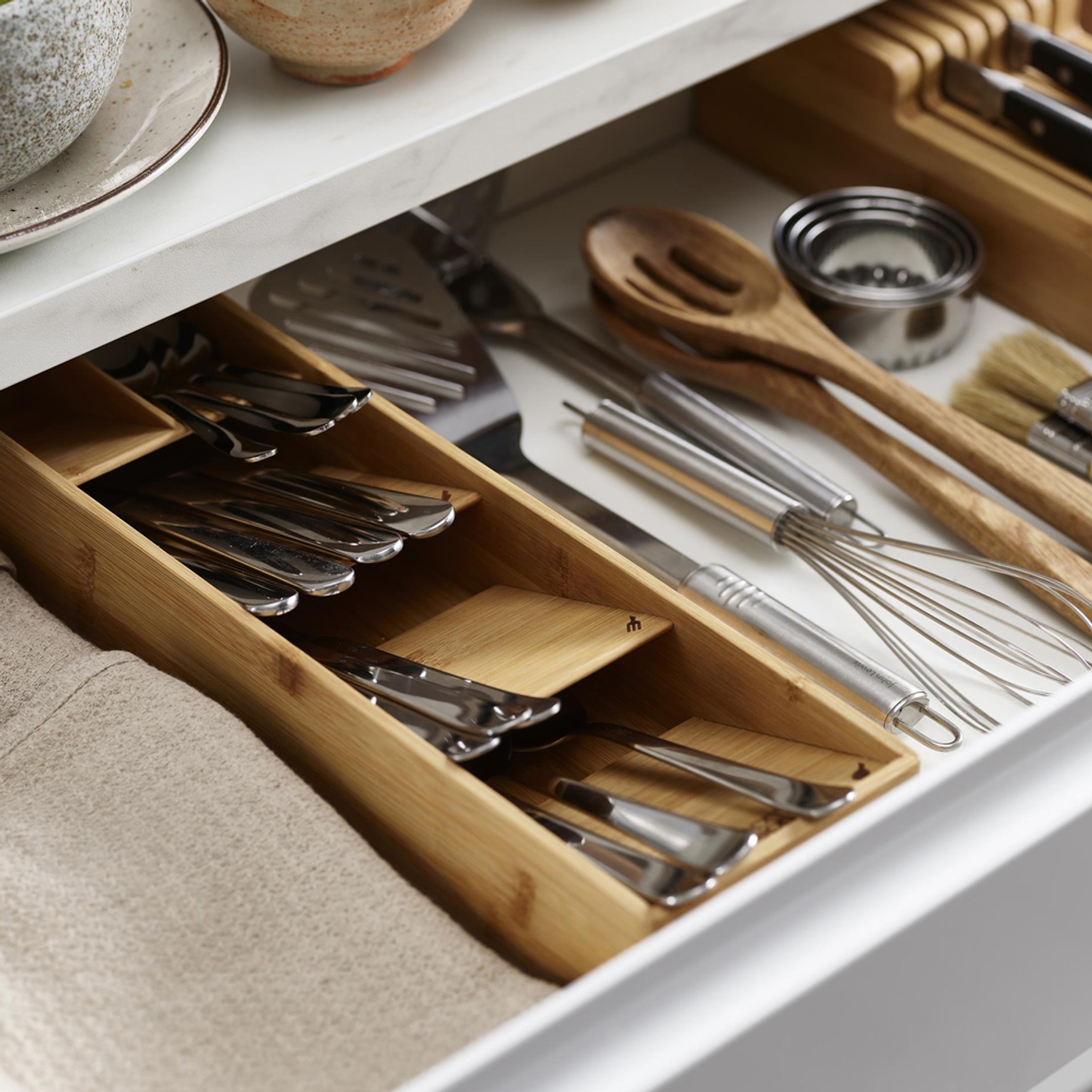 Aterimet ruokailuvälineiden säilytys