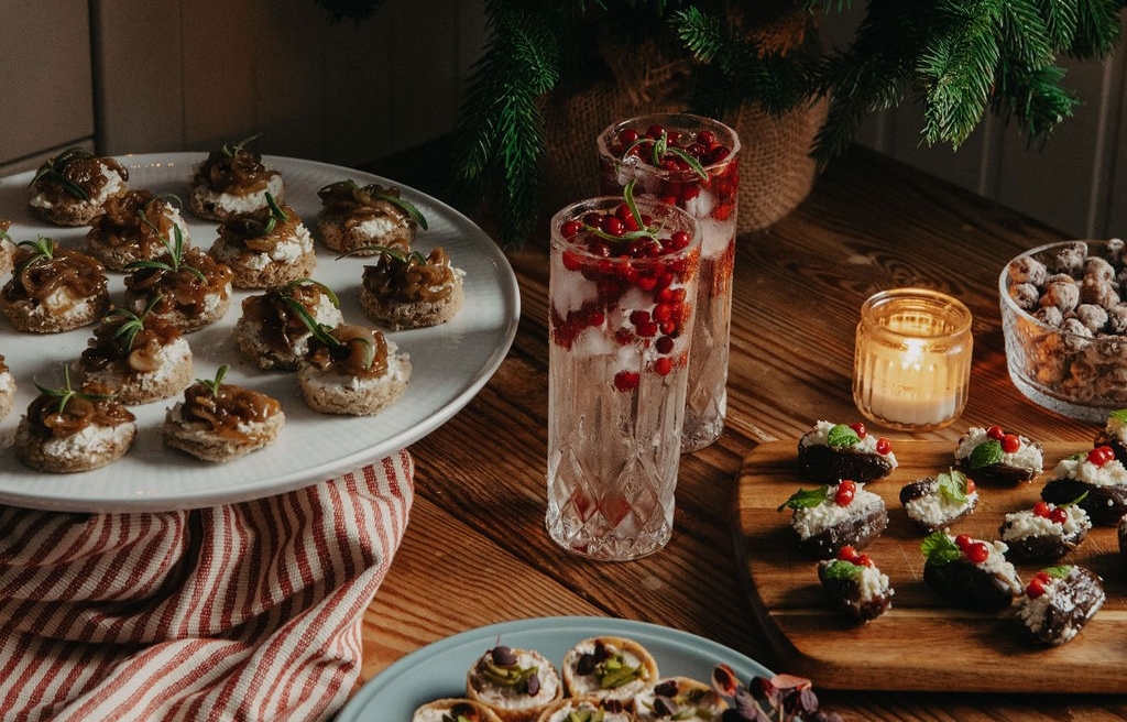 Bjud in till en lyxig julcocktail