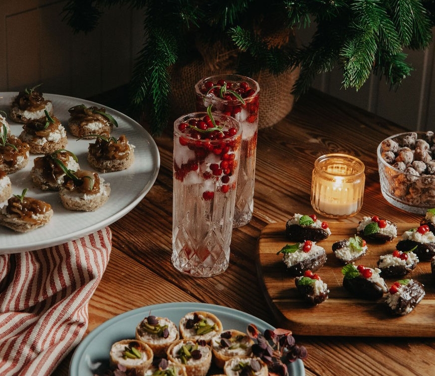 Bjud in till en lyxig julcocktail