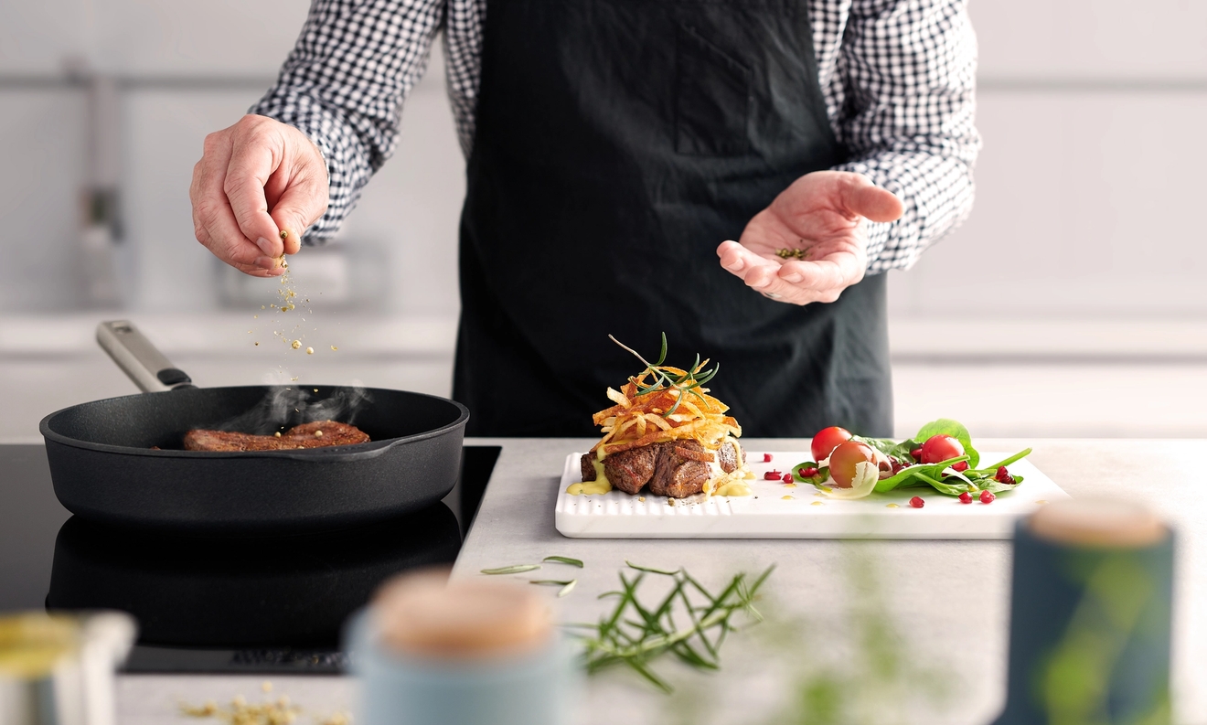 Woll stekepanne Diamond XR Logic på komfyr