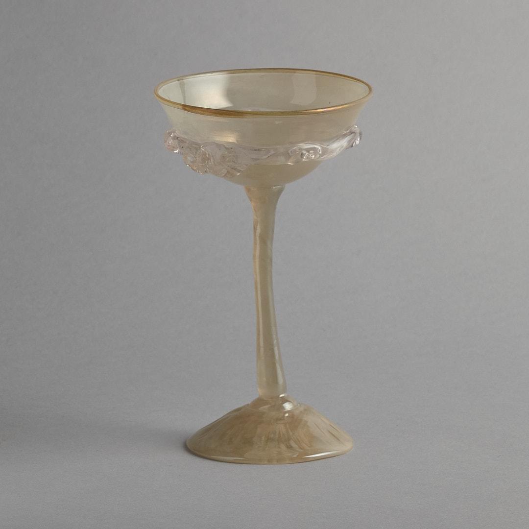 Glas på hög fot