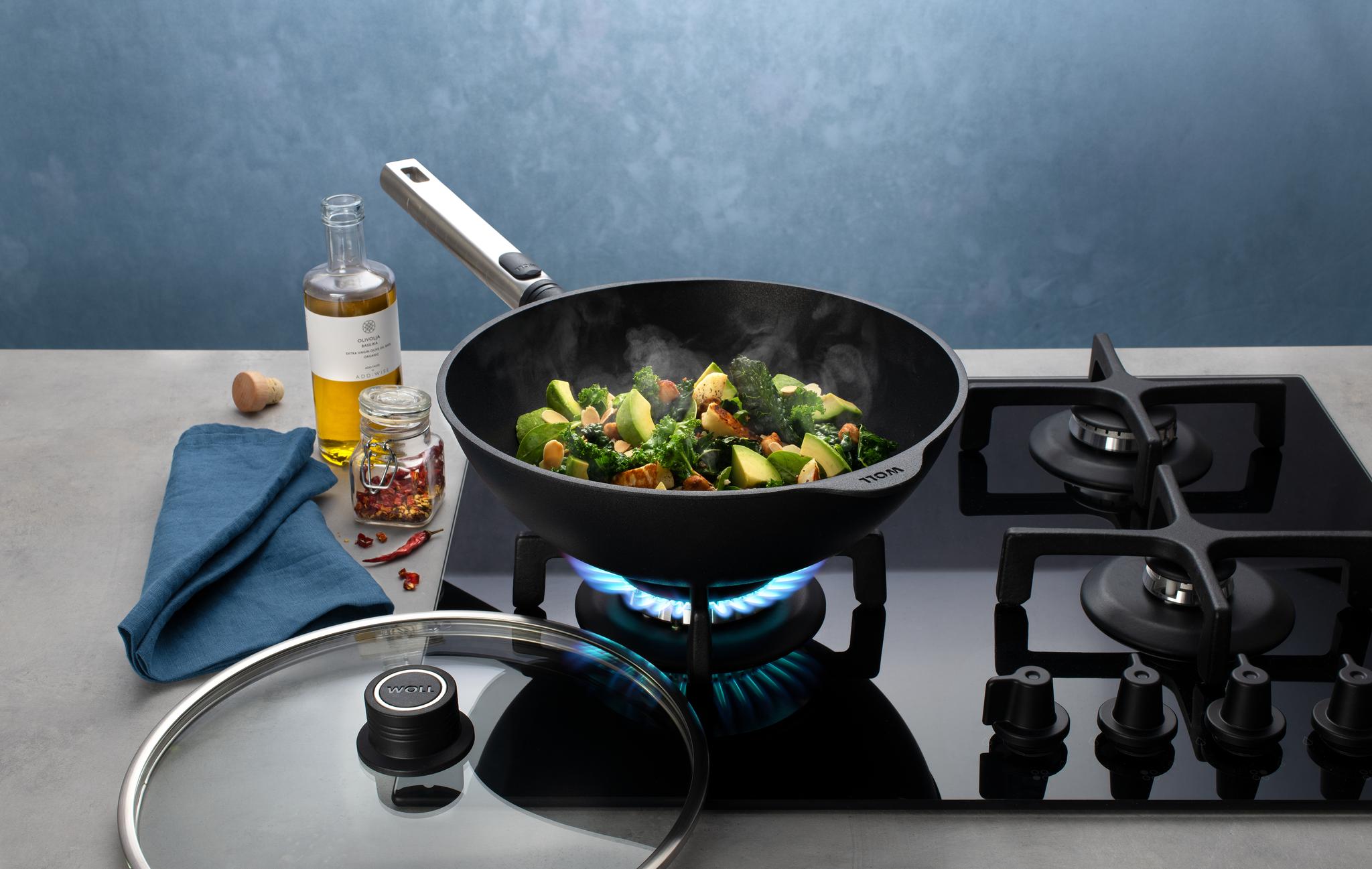 Woll paistinpannu wokkipannu liedellä lasikansi wokkivihannekset