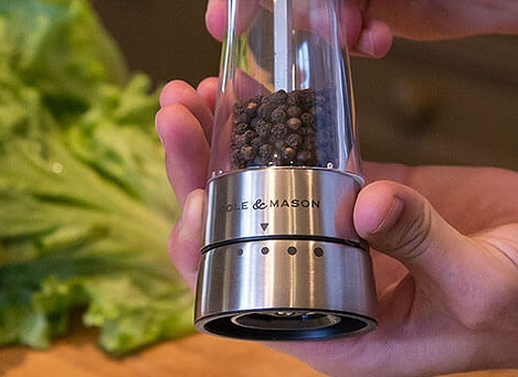 Pippurimyllyt - Tyylikäs läpinäkyvä pippurimylly, josta näet pippurit.