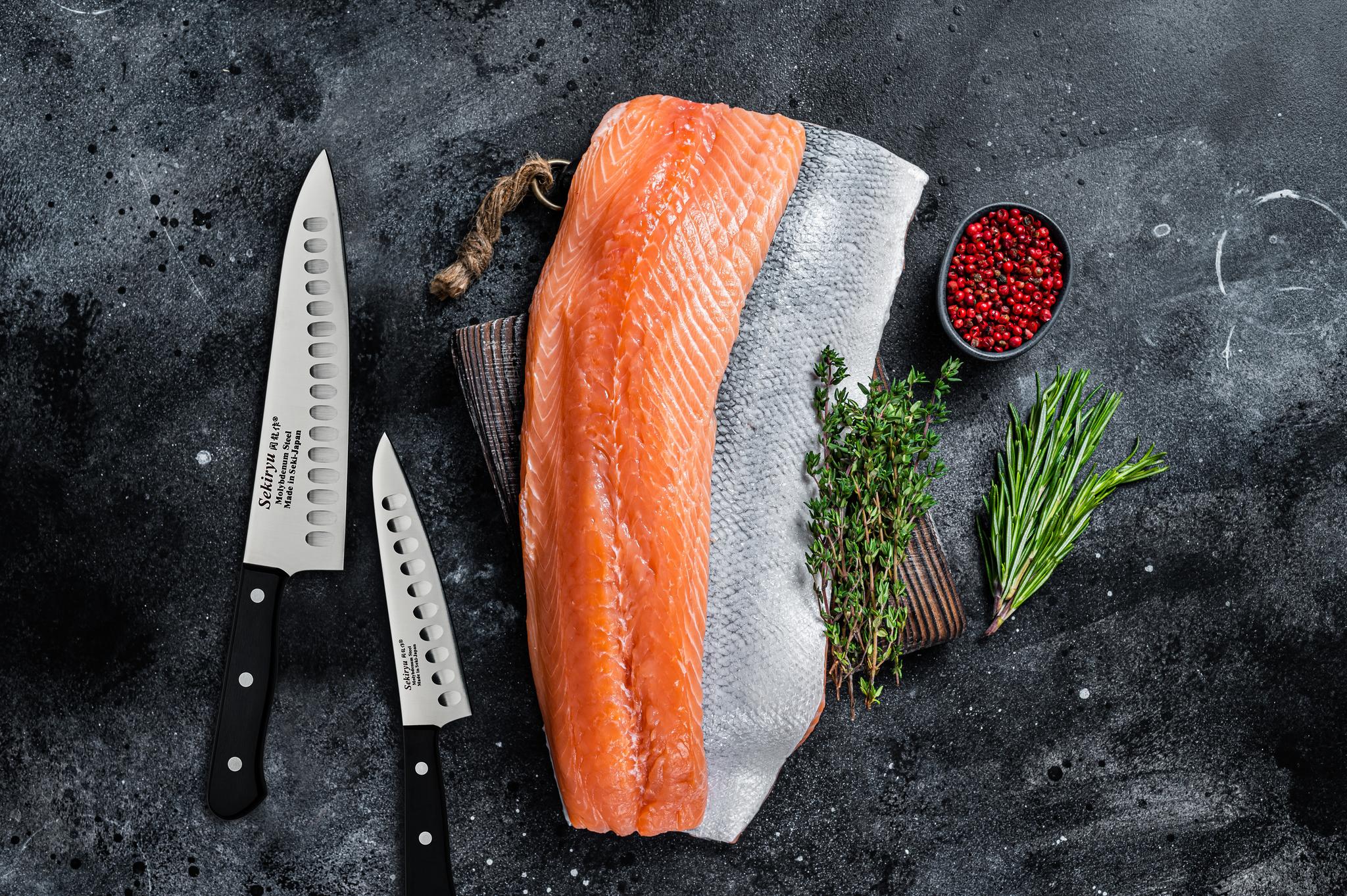 keittiöveitset kokkiveitsi vihannesveitsi tomaattiveitsi graavilohi lohifile uunissa rosmariini timjami yrtit