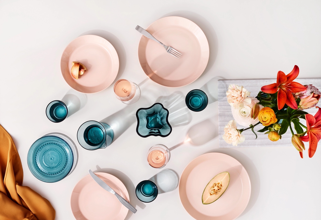 Middagstallerkener fra Iittala i dus rosa farge