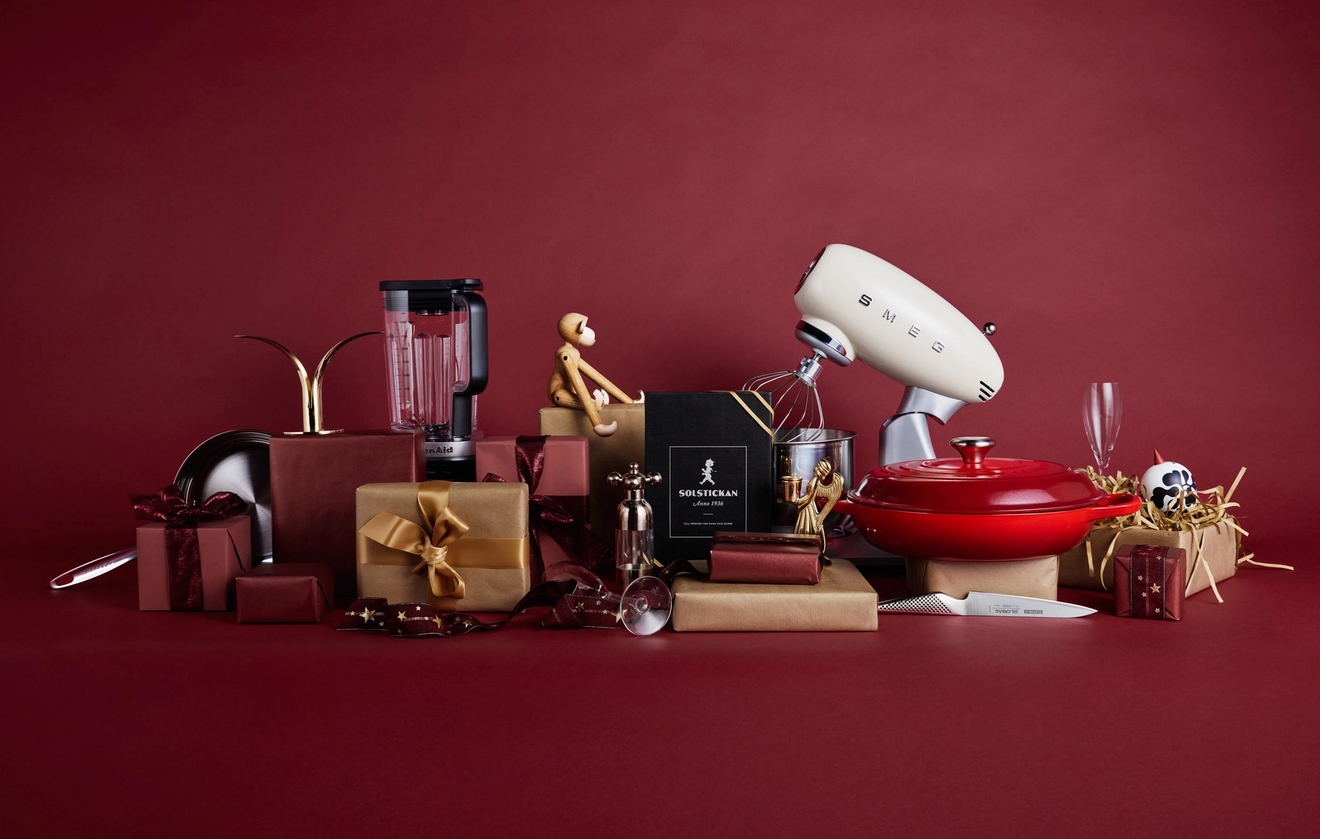 En samlad bild på julkalender erbjudandet fotat i en studio