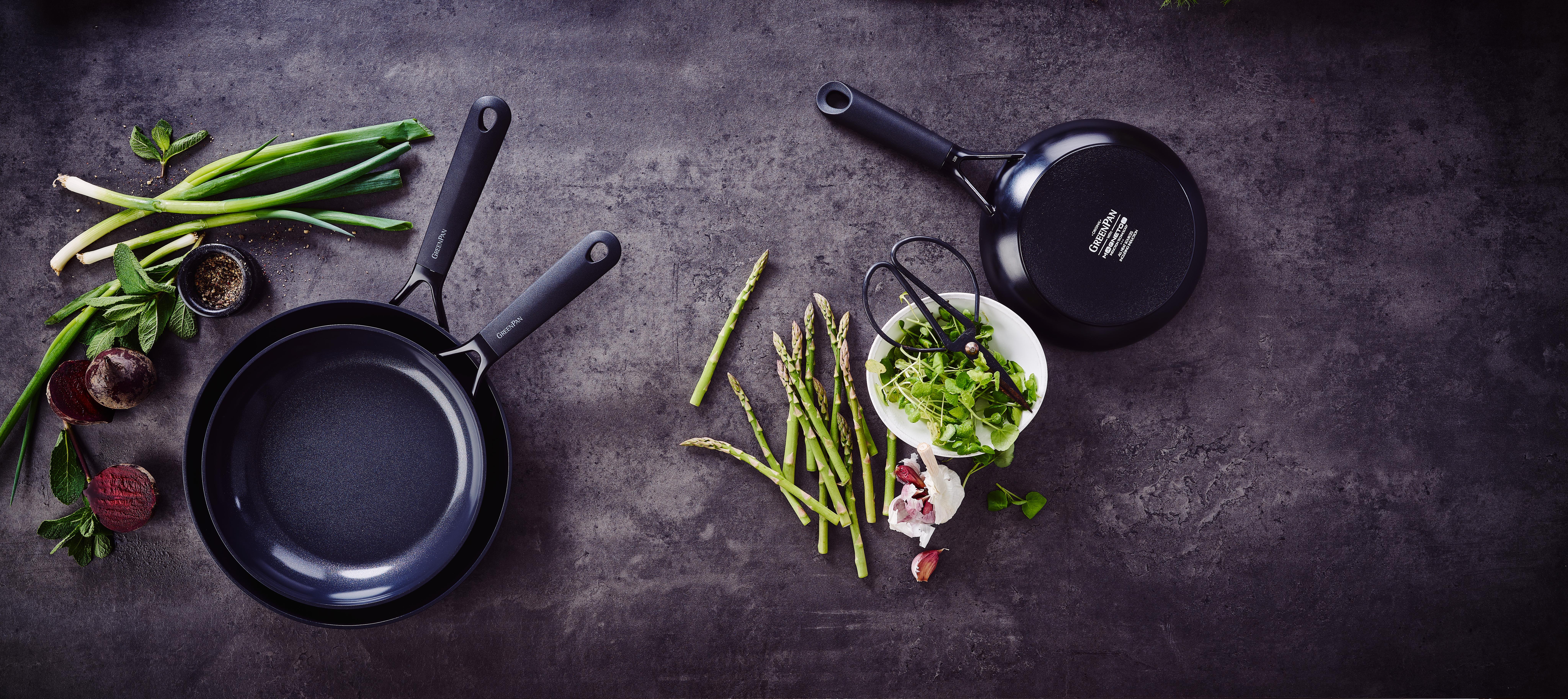 Erikokoiset Greenpan paistinpannut 