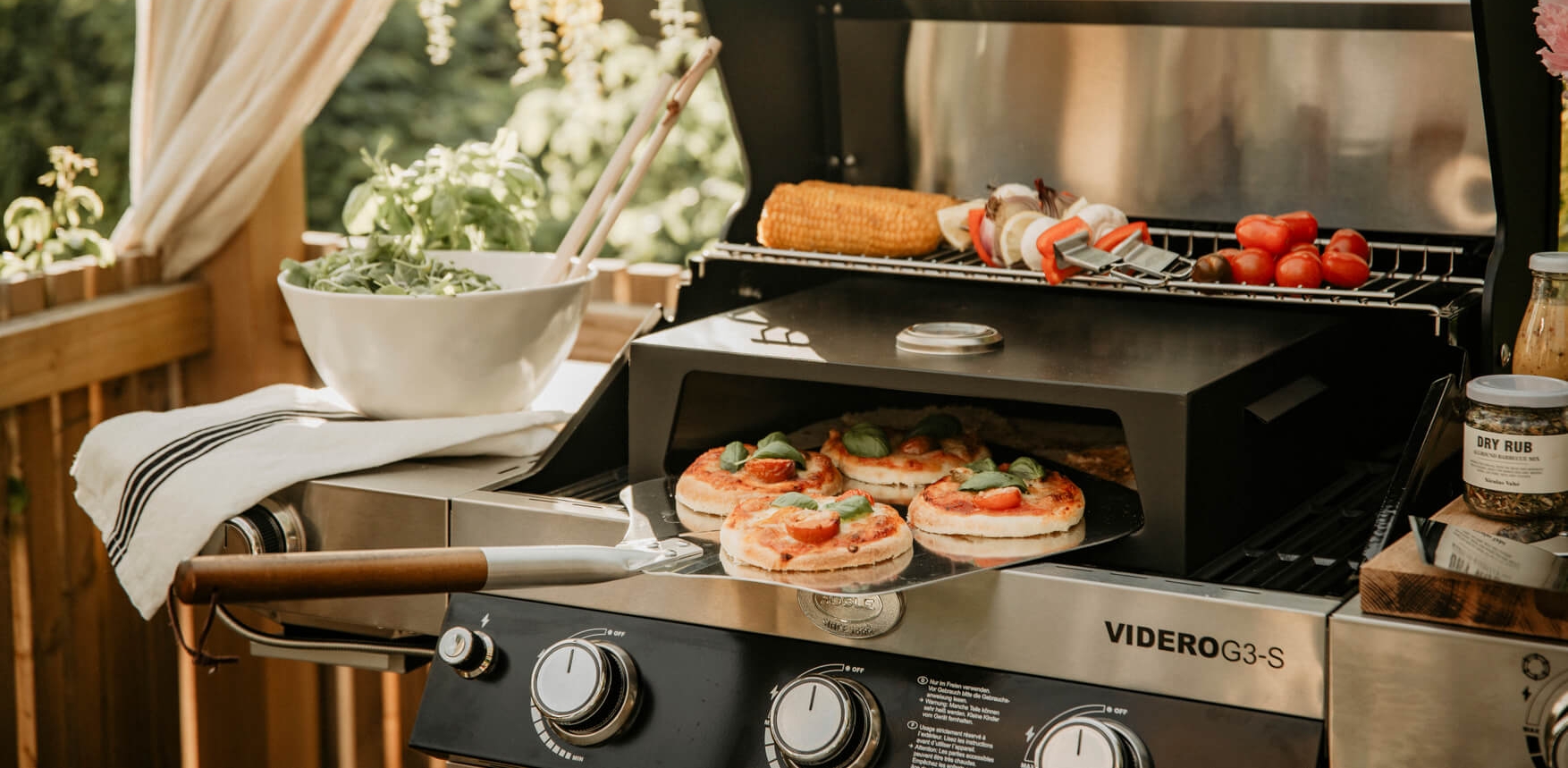 Släng upp pizzan på grillen!