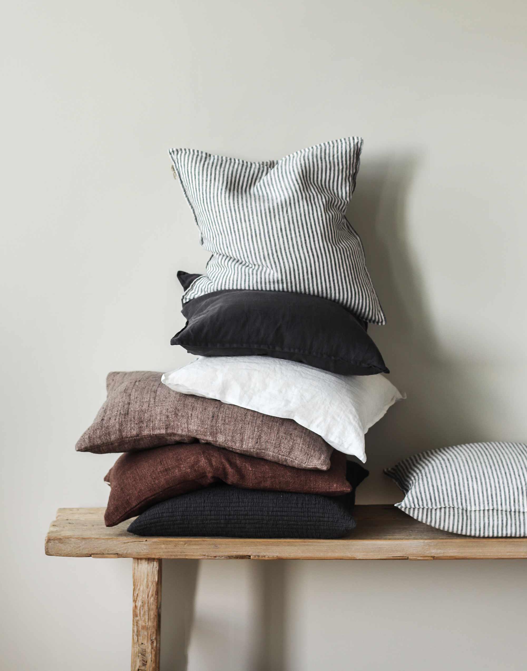 Tell me more tyynynpäälliset pellava ja puuvilla raidalliset yksiväriset