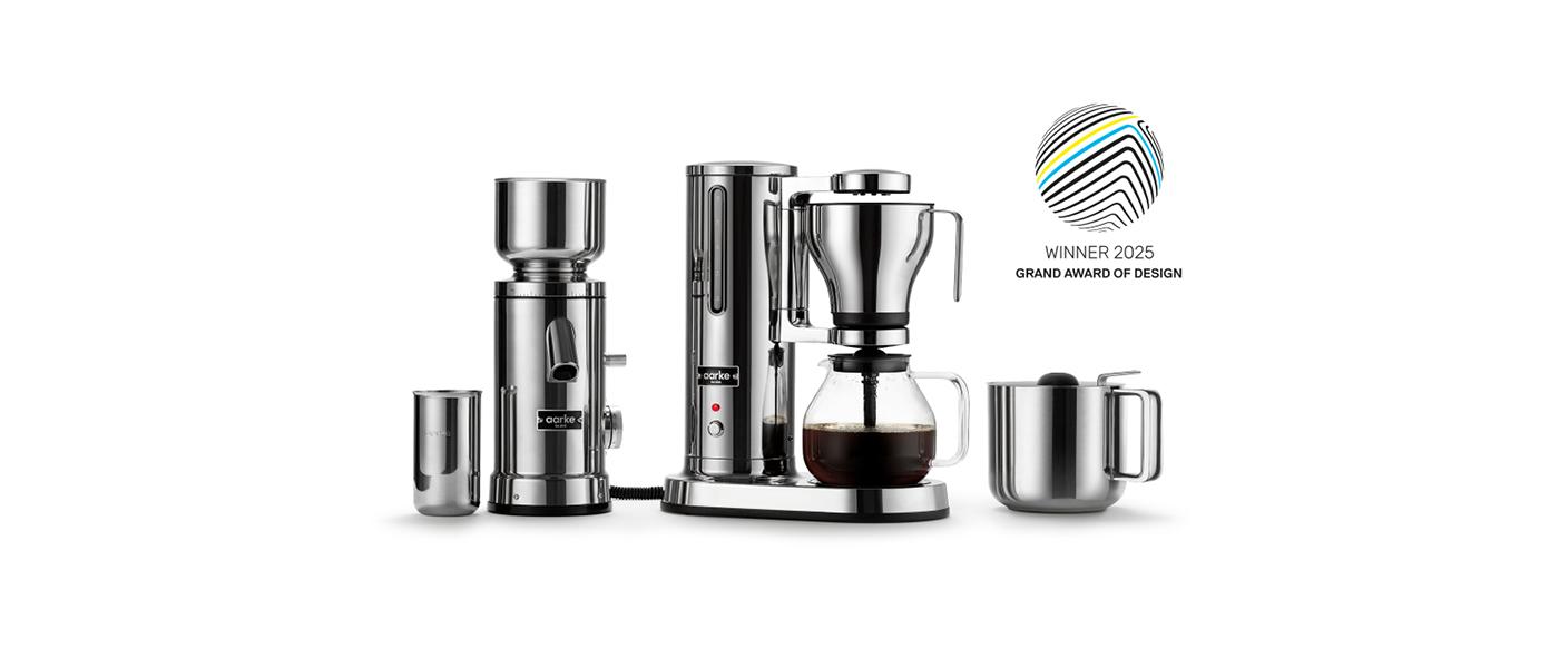 Produkter från Aarke och en banner med winner of design awards 2025