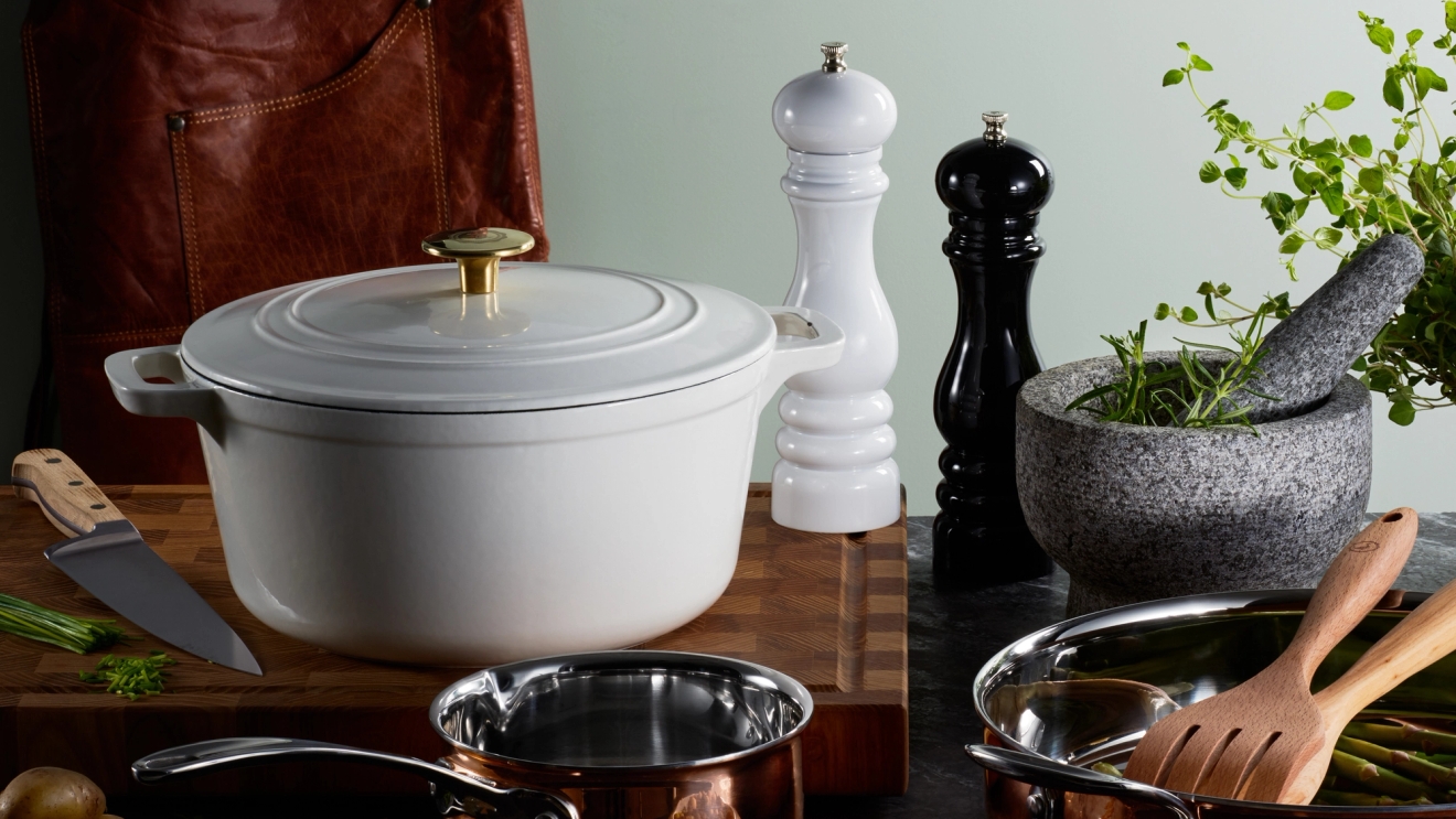 Anders Petter Tyylikäs pata, paistinpannu, myllyt, keittiöveitset keittiötarvikkeet