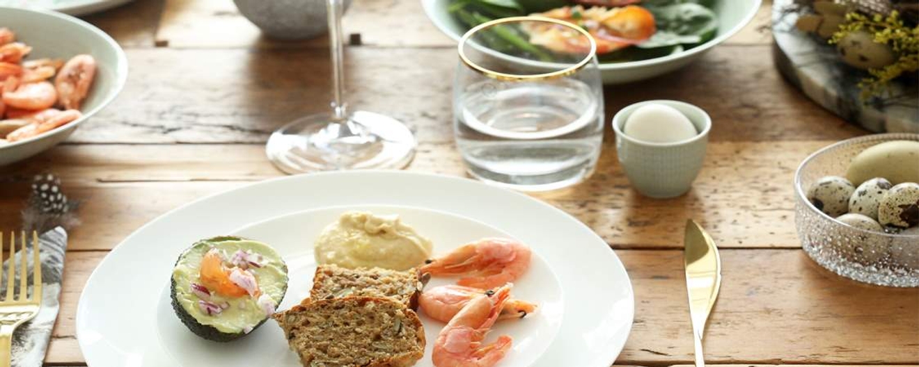 Bjud in till påskbuffé