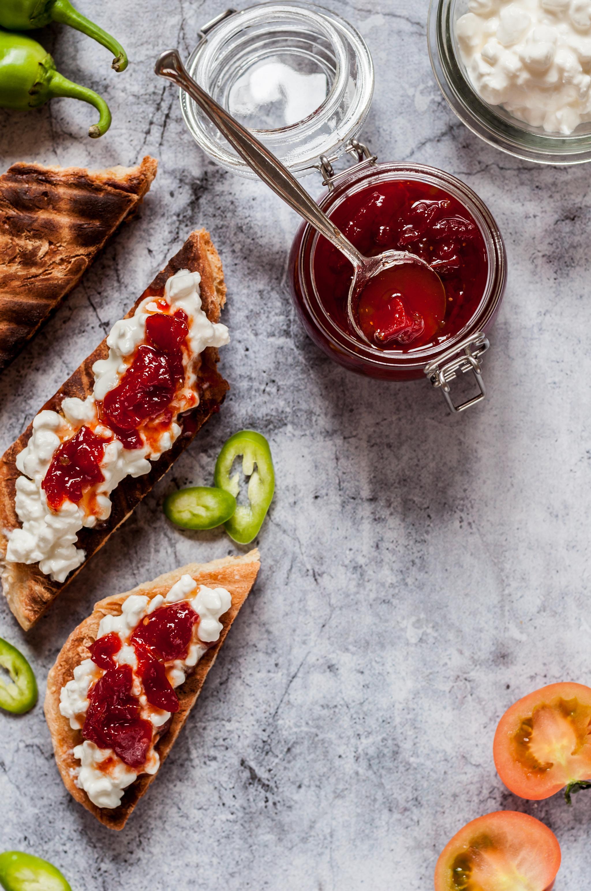 Körsbärskompott med grön chili - för