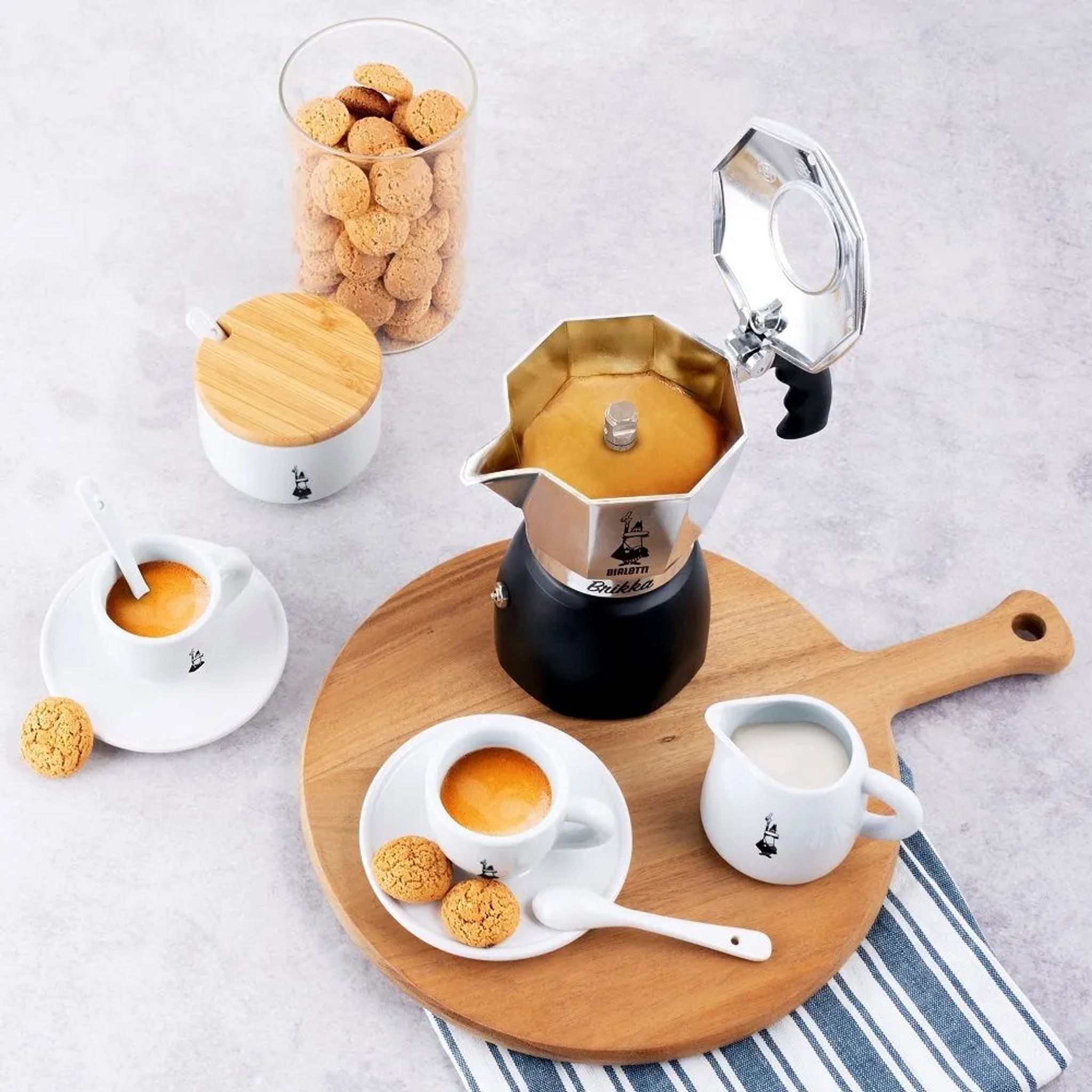 Bialetti Brikka Moka mutteripannu Ruostumaton Musta Kahvitauko Piparit Espressokupit Puinen leikkuulauta
