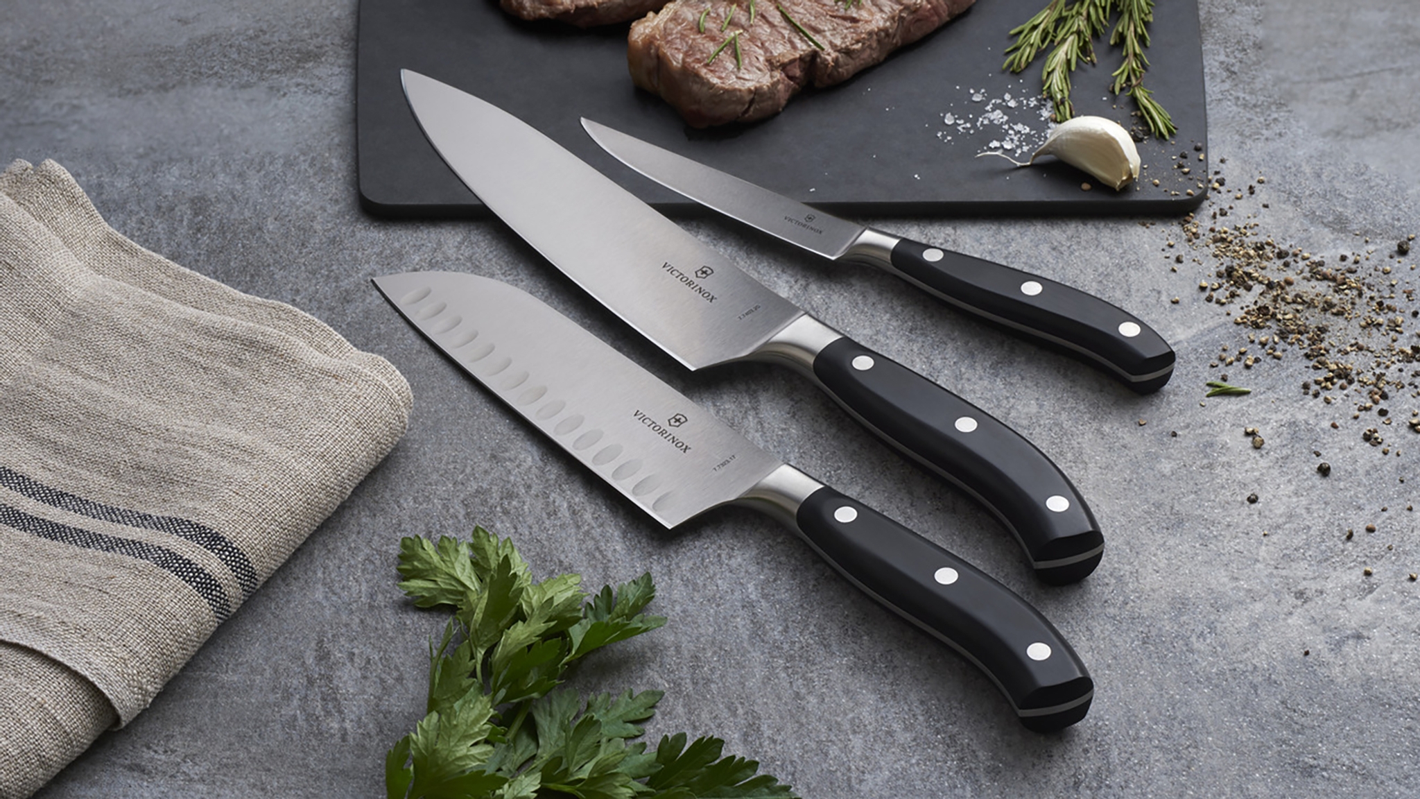 Victorinox keittiöveitset - vihannesveitsi kuorimaveitsi ja kokkiveitsi ruoanlaitossa