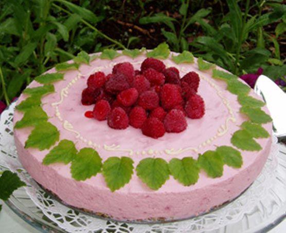 Bringebær- og sitronmoussekake