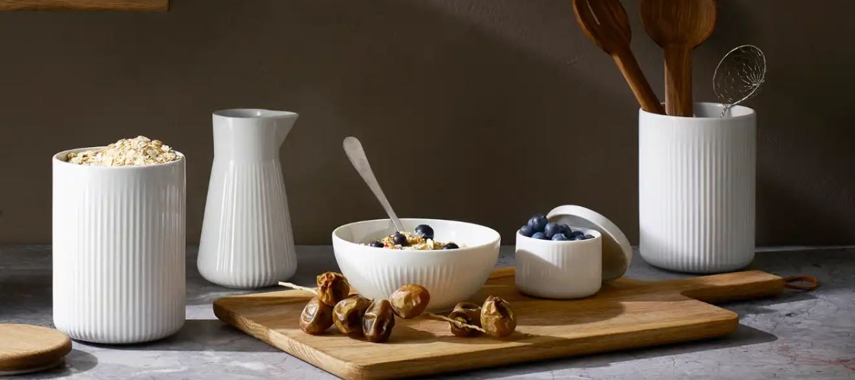 Legio Nova fra Eva Solo hvitt porselen dekket til frokost
