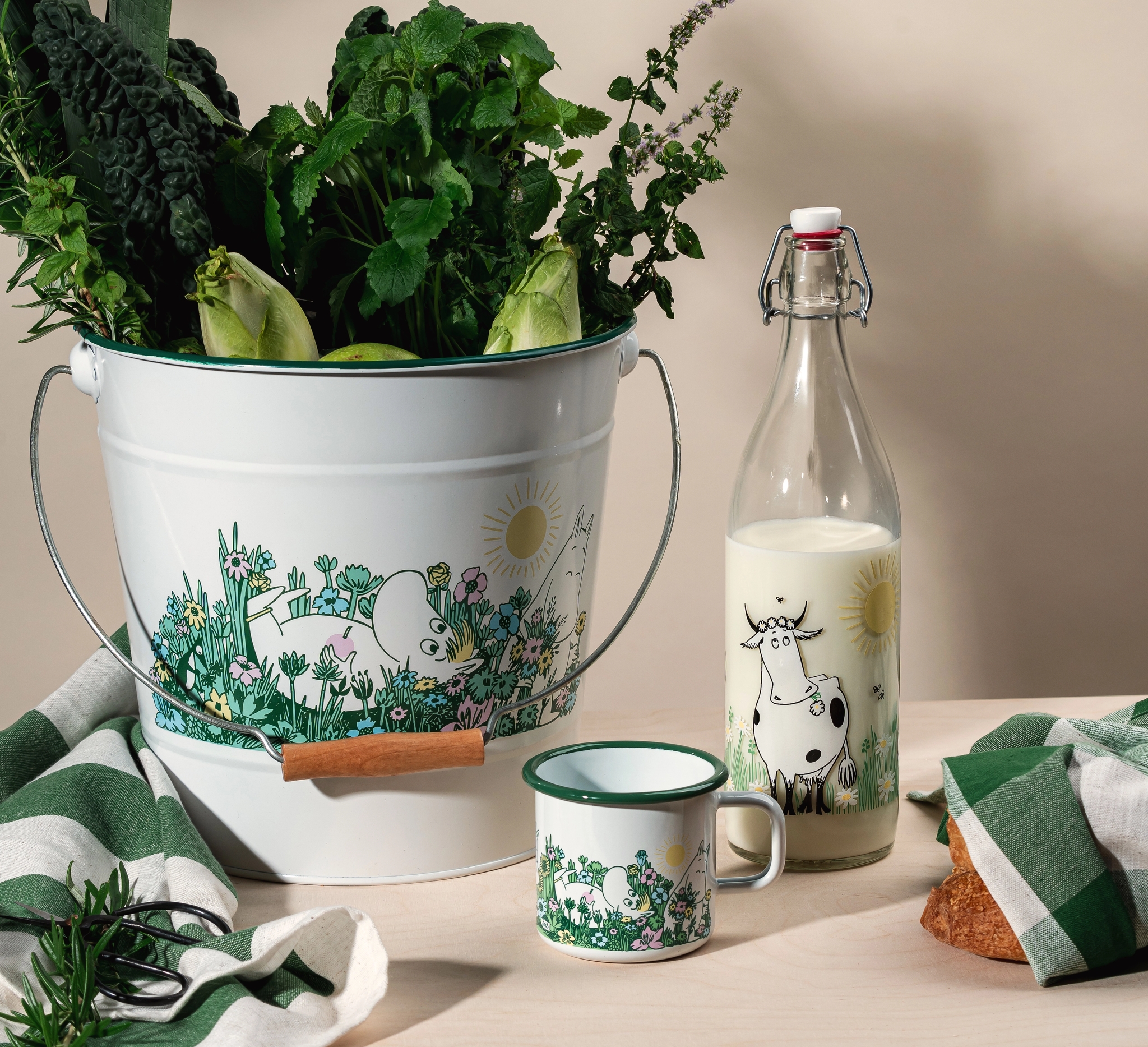 Muminflaska med mjölk i