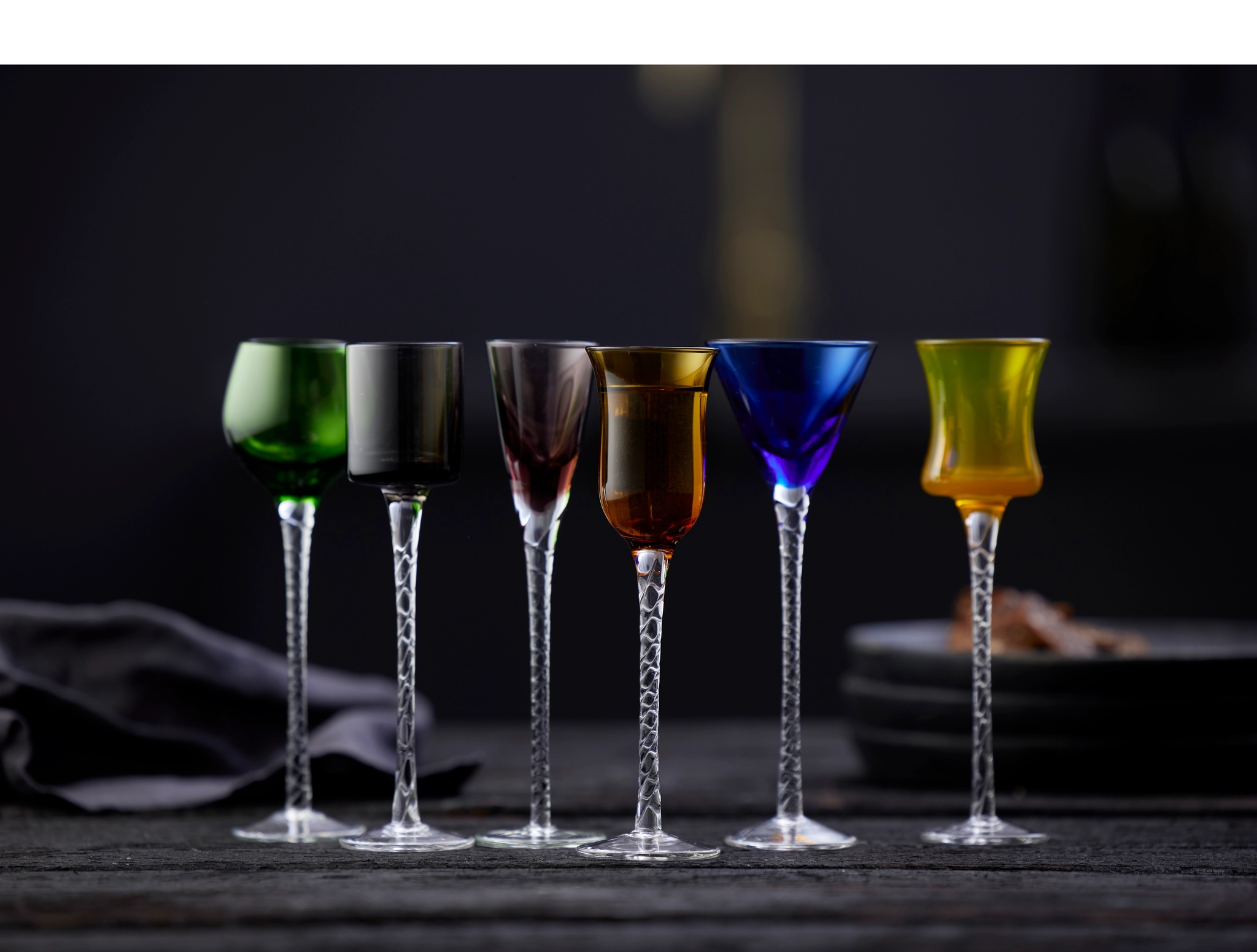 Lyngby Glas snapsglass med stett i forskjellige farger