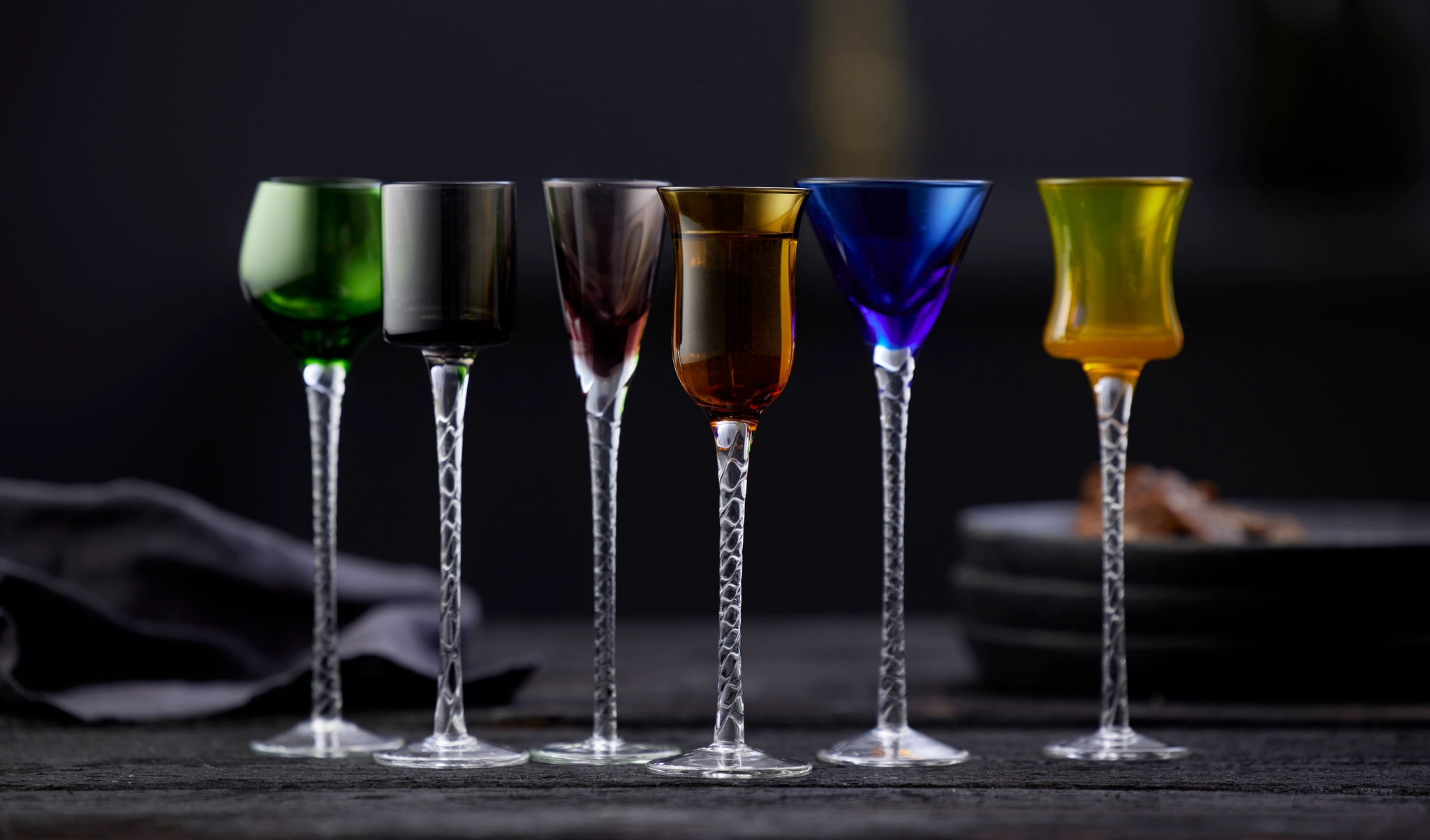 Lyngby Glas snapsglass med stett i forskjellige farger