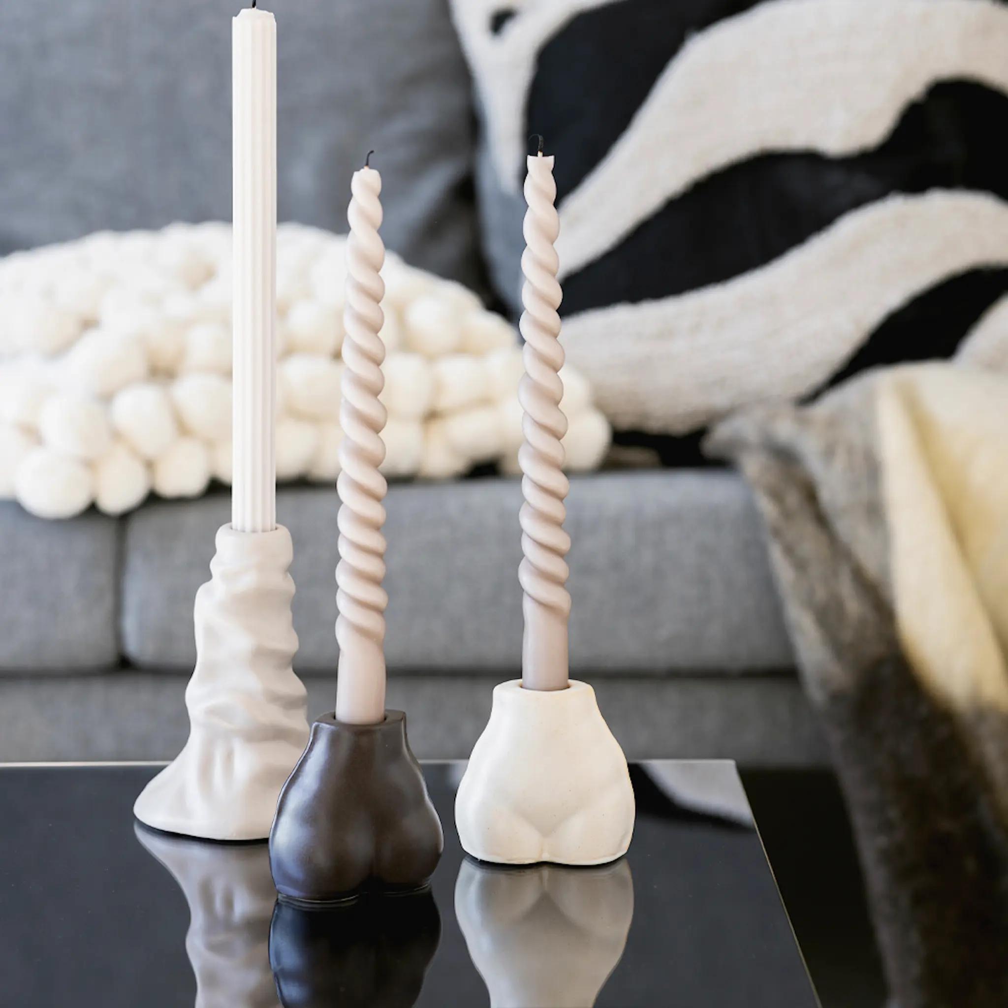 By On Nature kynttilänjalat kruunukynttilät musta valkoinen luonnonvärinen