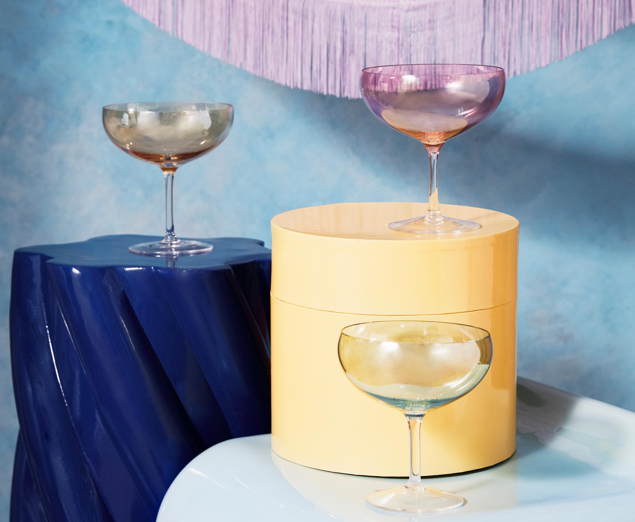 Ylioppilaslahja lahjaidea - eriväriset Magnor lasit cocktailjuomille