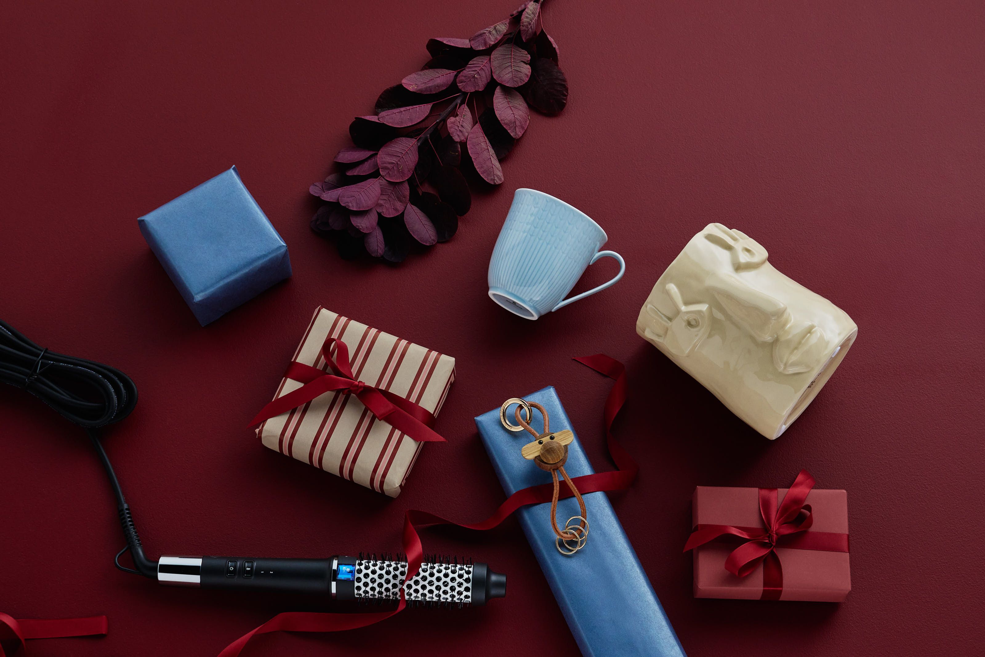 Julklappar till mamma under granen fint inslagna från Cervera