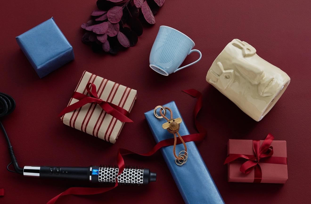 Julklappar till mamma under granen fint inslagna från Cervera