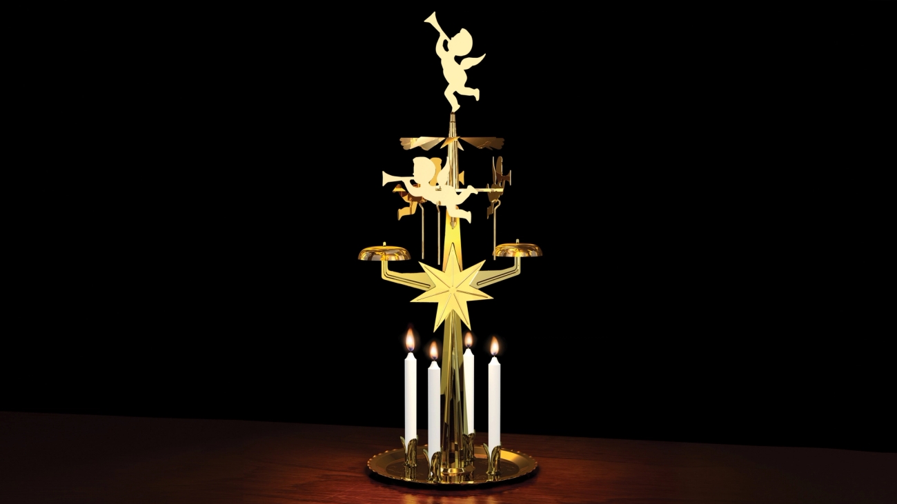 Englespill i messing med engler og lys