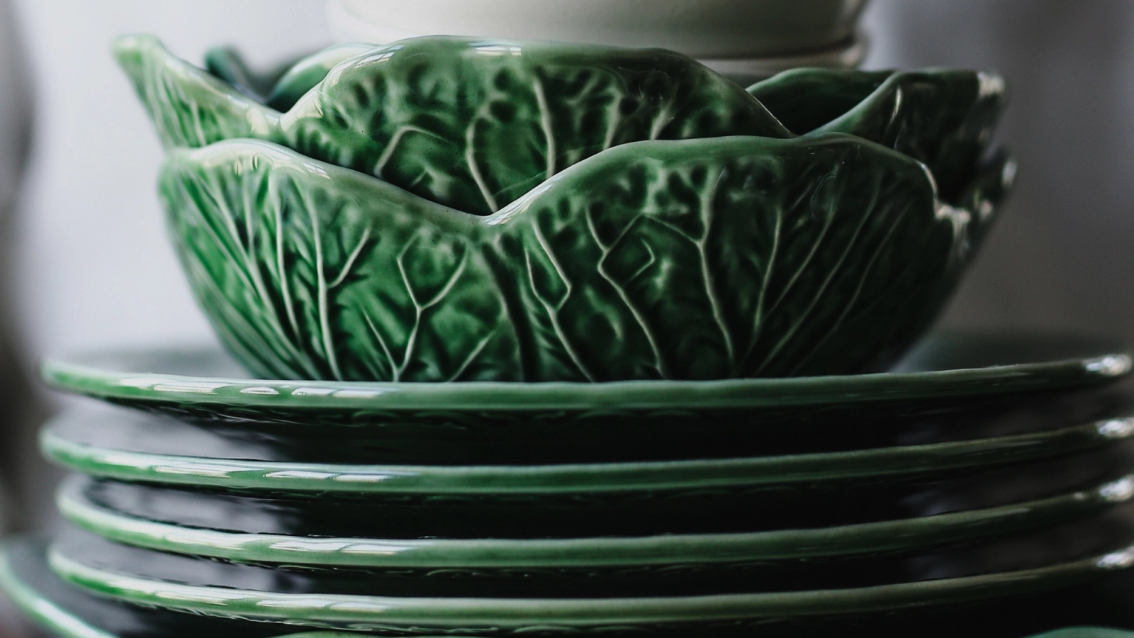 Bordallo Pinheiro Cabbage vihreä astiasto lautaset kulhot kaalinlehdet