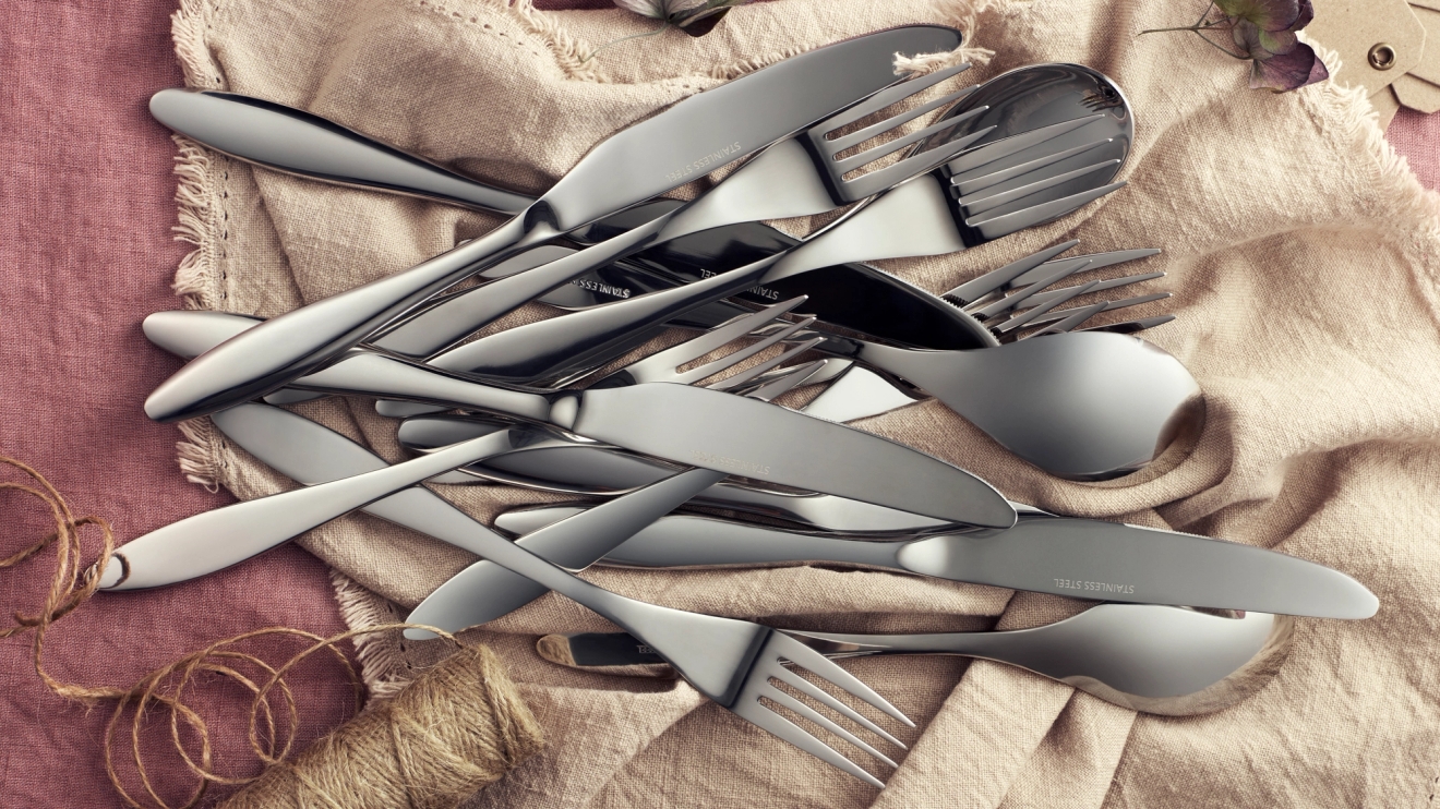 Anders Petter aterimet ruokailuvälineet tarjoiluvälineet pöydän kattaus nissan tuotesarja