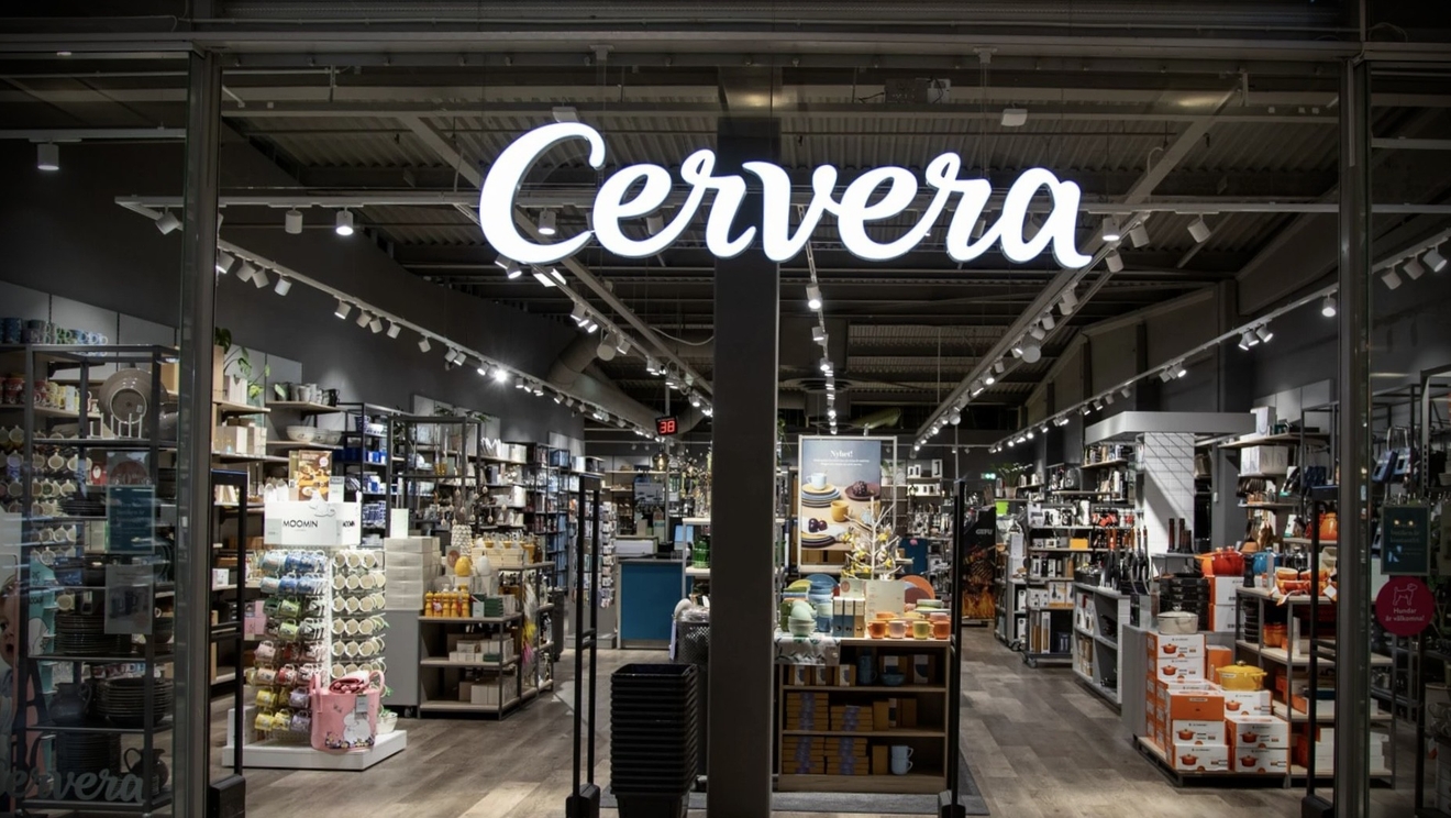The entrance of a Cervera store, with shelves of kitchenware and home goods visible inside.