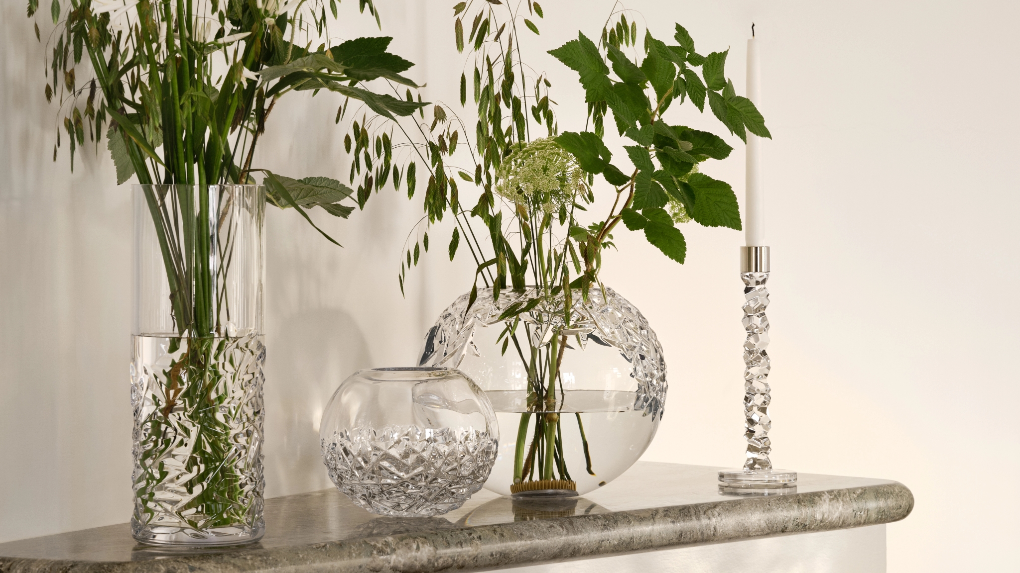 Orrefors Carat lysestake, lyslykt og vaser