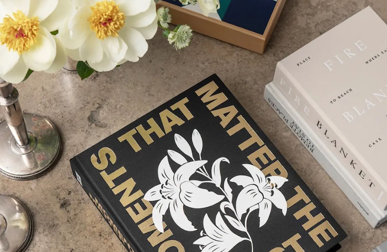 Fotoalbum på vardagsrumsbord