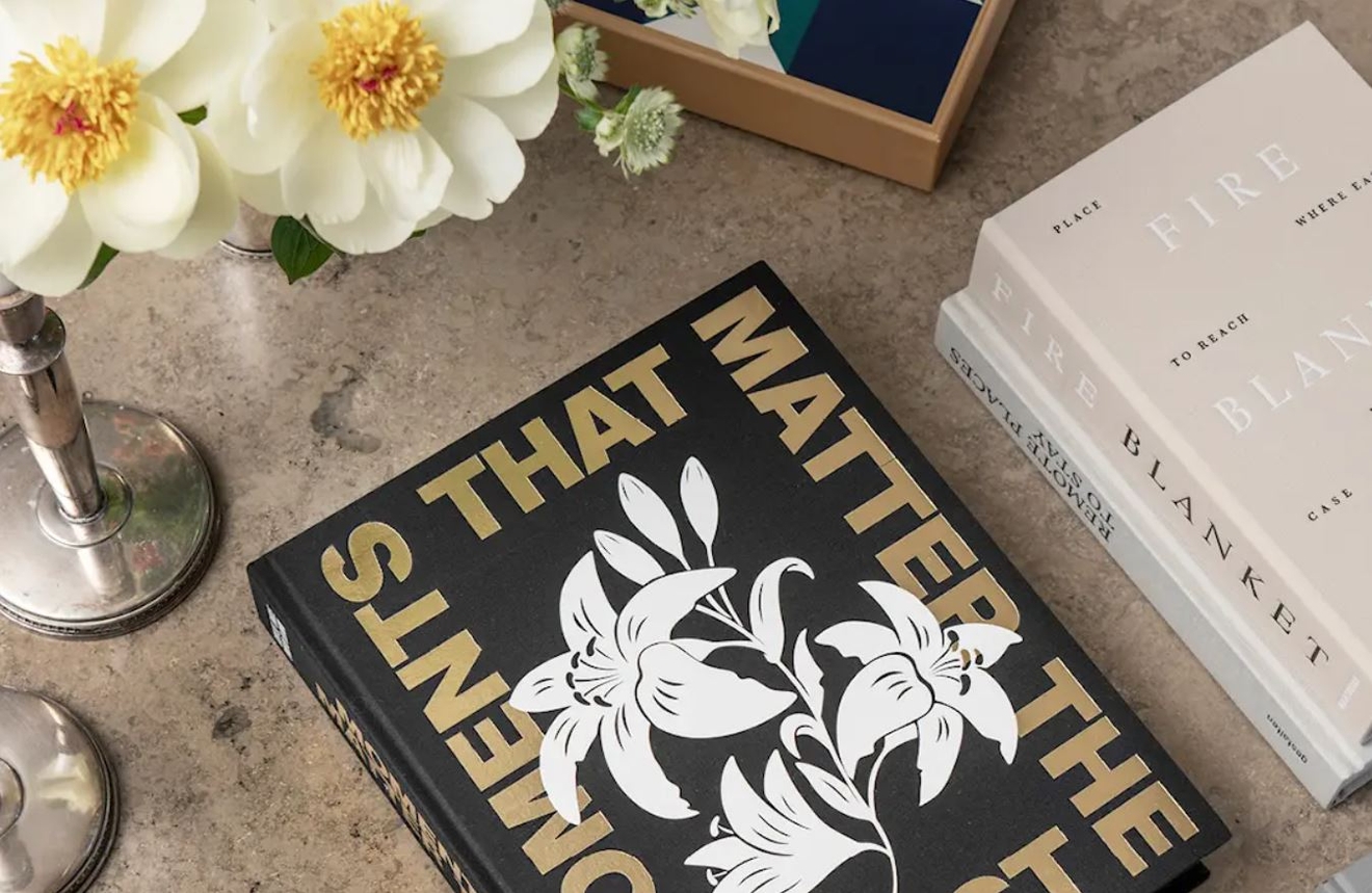 Fotoalbum på vardagsrumsbord